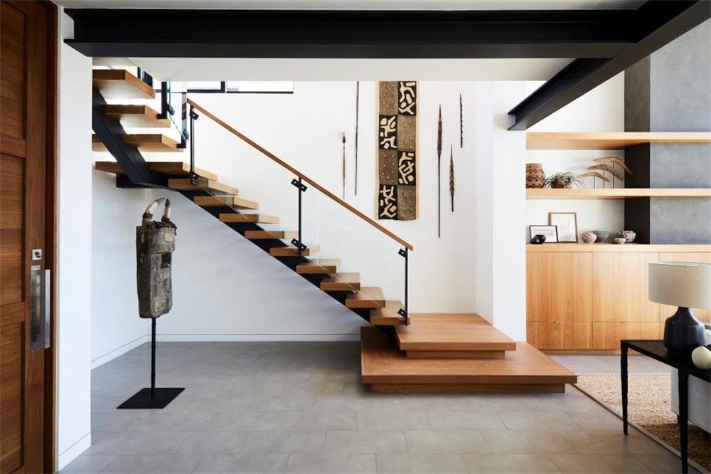 How To Hang Large Art On Staircase Wall